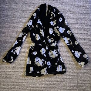 DESIGN LAB Black shorts romper long sleeve with white roses size M